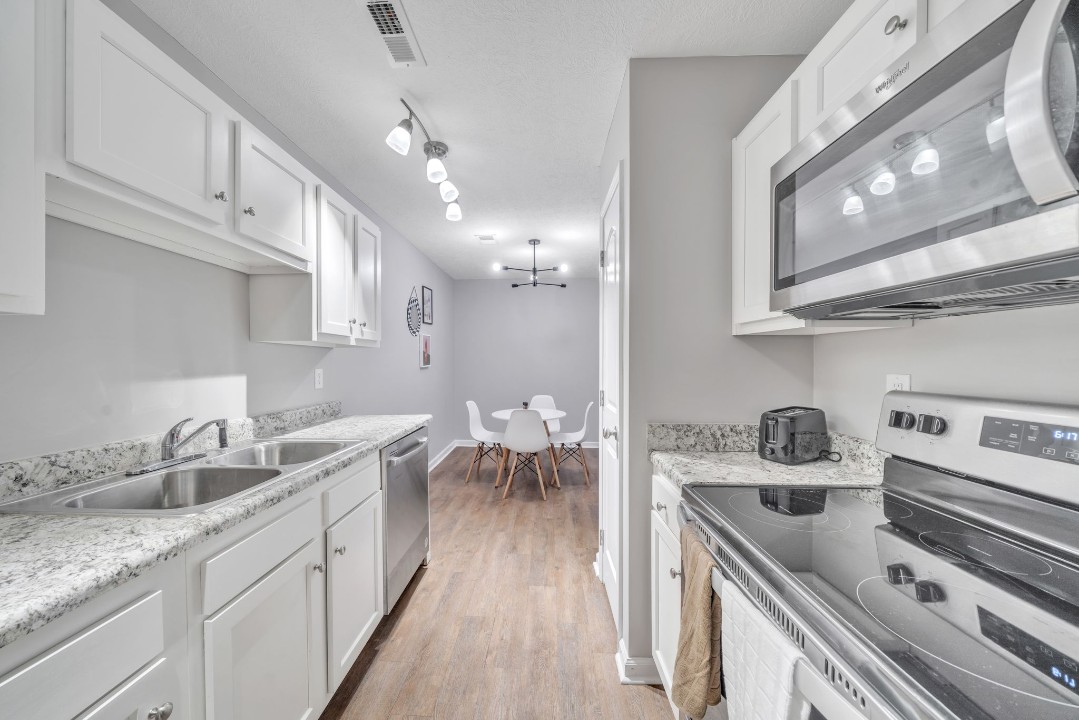 Stonecrest 713, · Unit 2/2