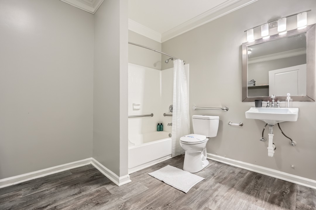 Crest at East Cobb 1826E · Unit 2/2