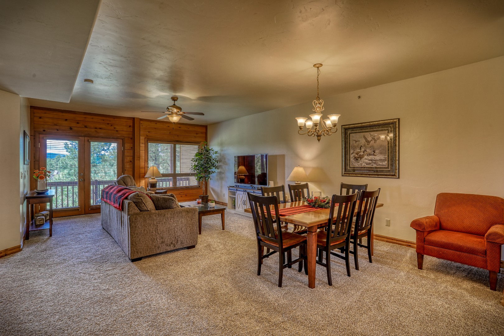 Golf Course Cozy 2 Bedroom Condo with A/C