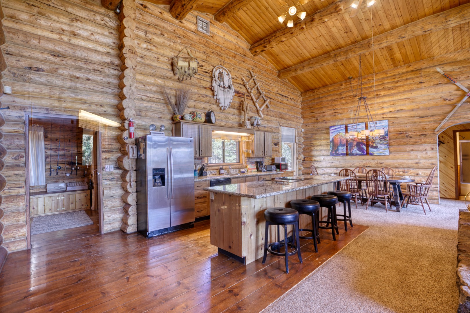 Winter Quarters Cabin- Mountain Views & Hot tub