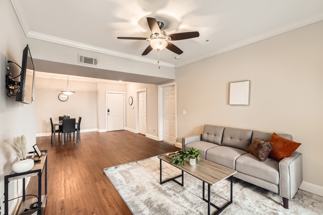 Crest at Midtown · Unit 1525 2/2