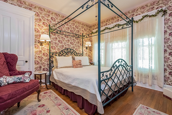 The Golden Delicious Suite  at Kingsley House B&B — Fennville, MI — vacation rental
