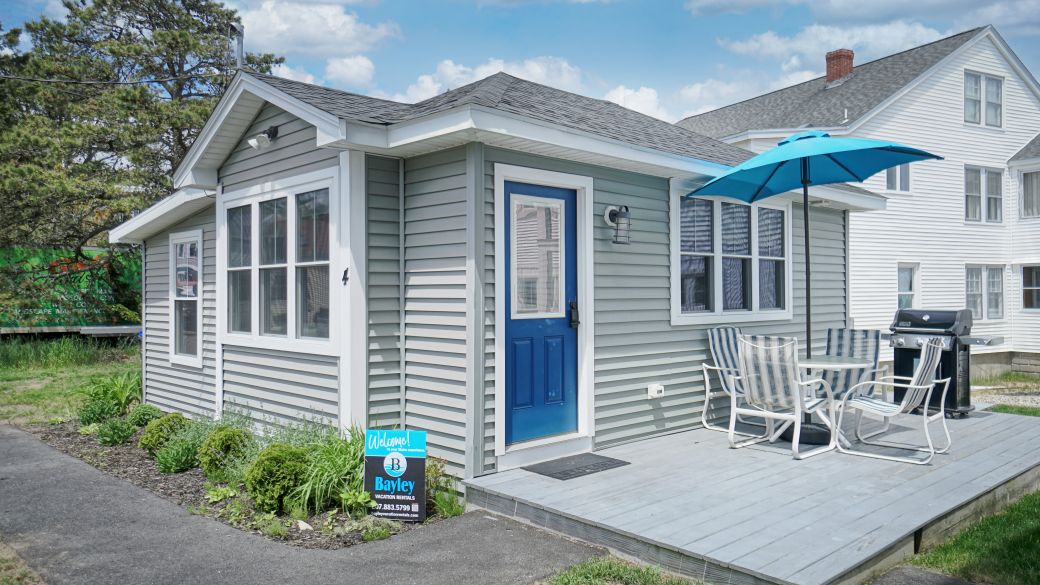 Ocean Waves And Cozy Living - Charming Seaside Escape - Old Orchard Beach, ME