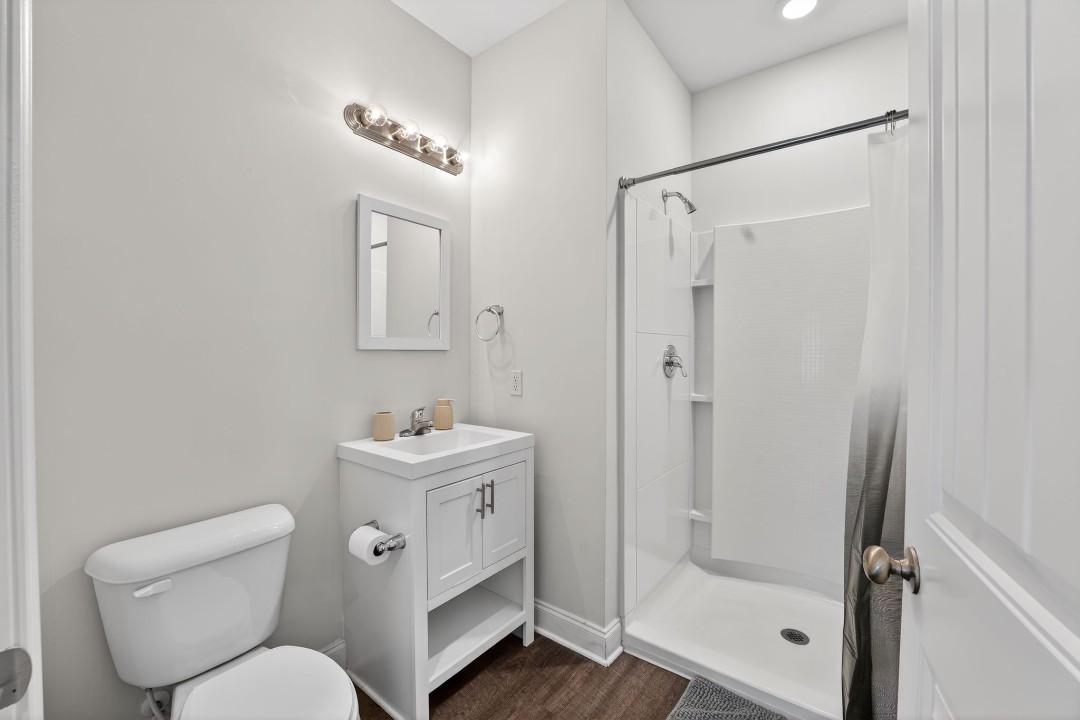 Hickory Grove · Unit 406 2/2
