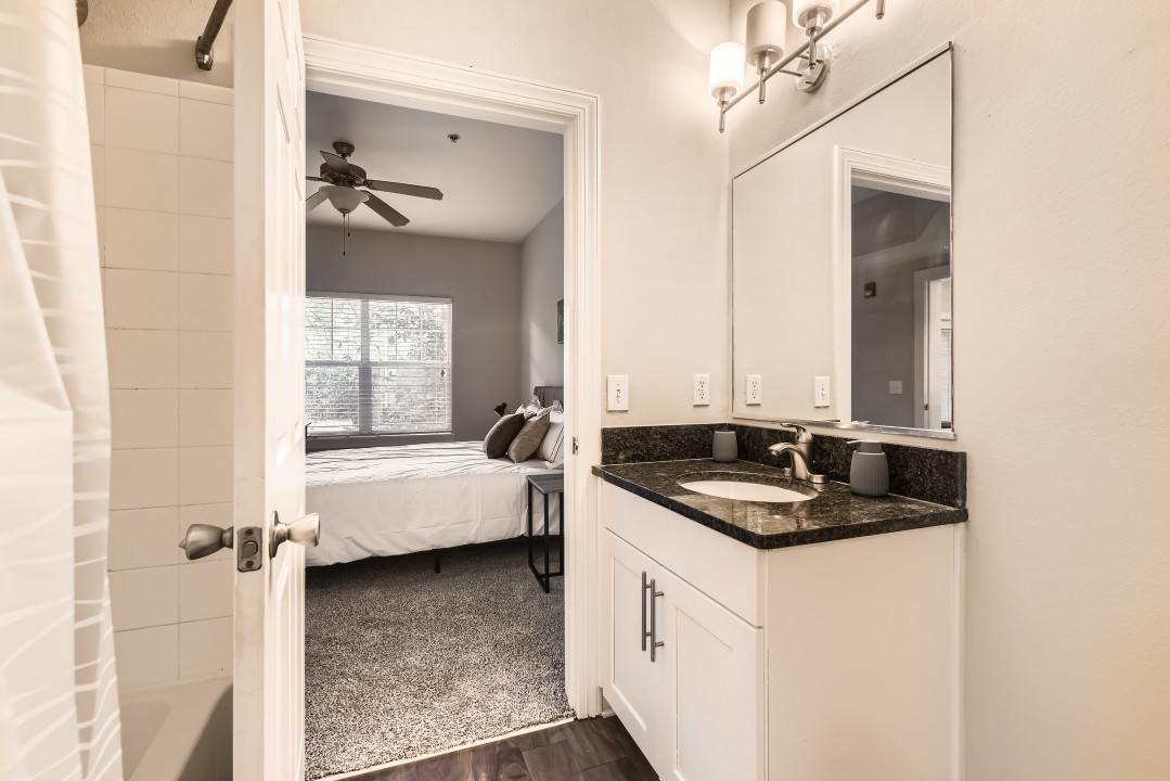 Crest at Midtown · Unit 4120 2/2