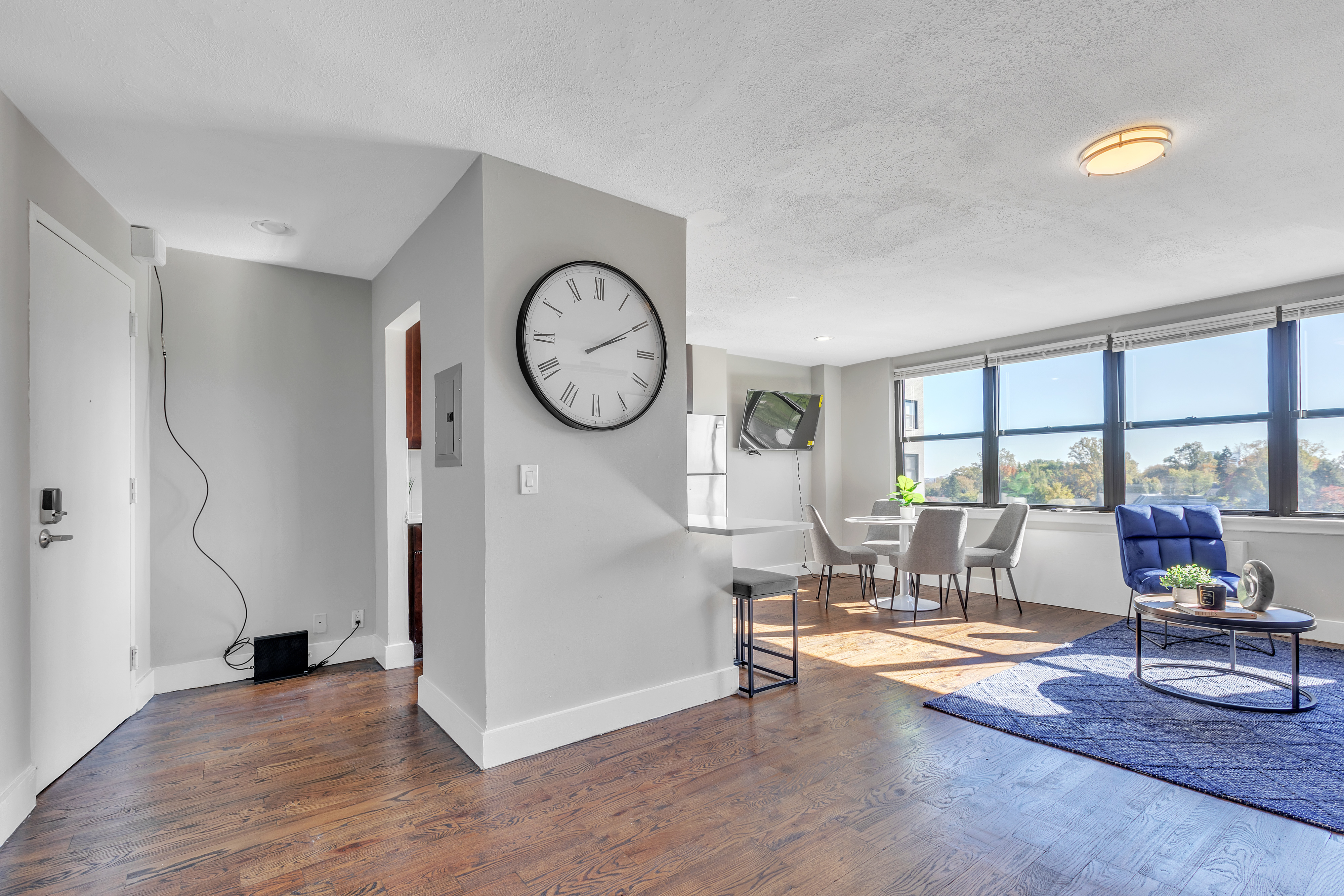 Avenue  B546 2Br photo 3