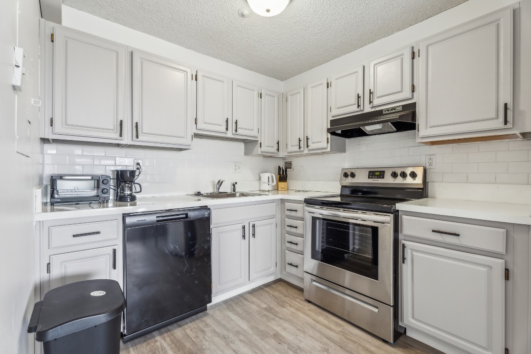 Legacy at Imperial Village · Unit 816 2/2