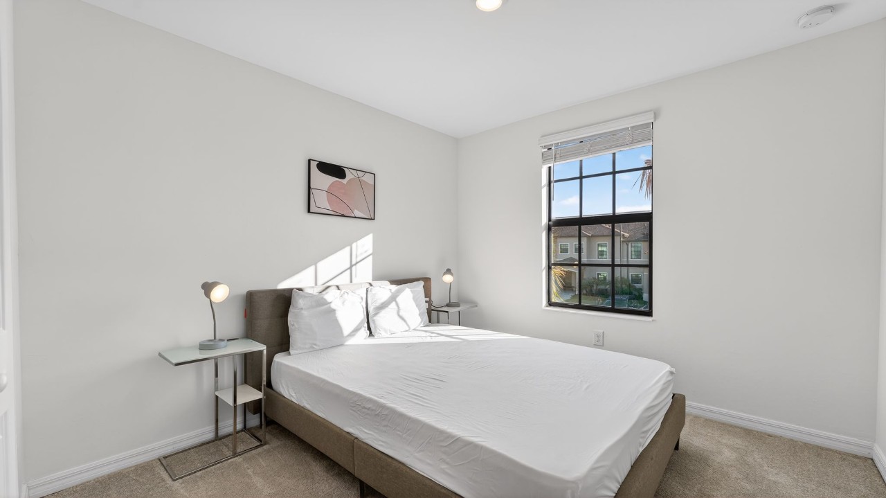 Landings at Westport · Unit 2056