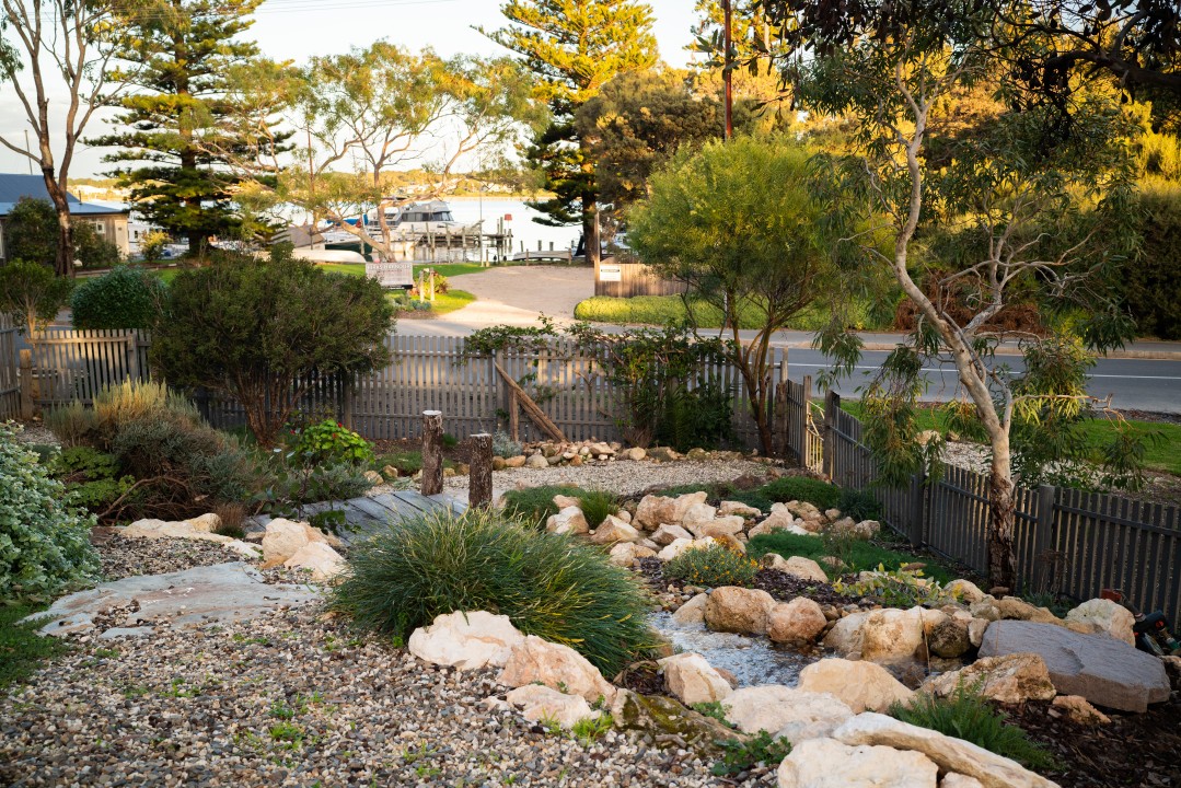 Proximity to Local Attractions & Nature – Steps from a scenic bike track and within easy reach of Goolwa’s key cultural and natural sites.