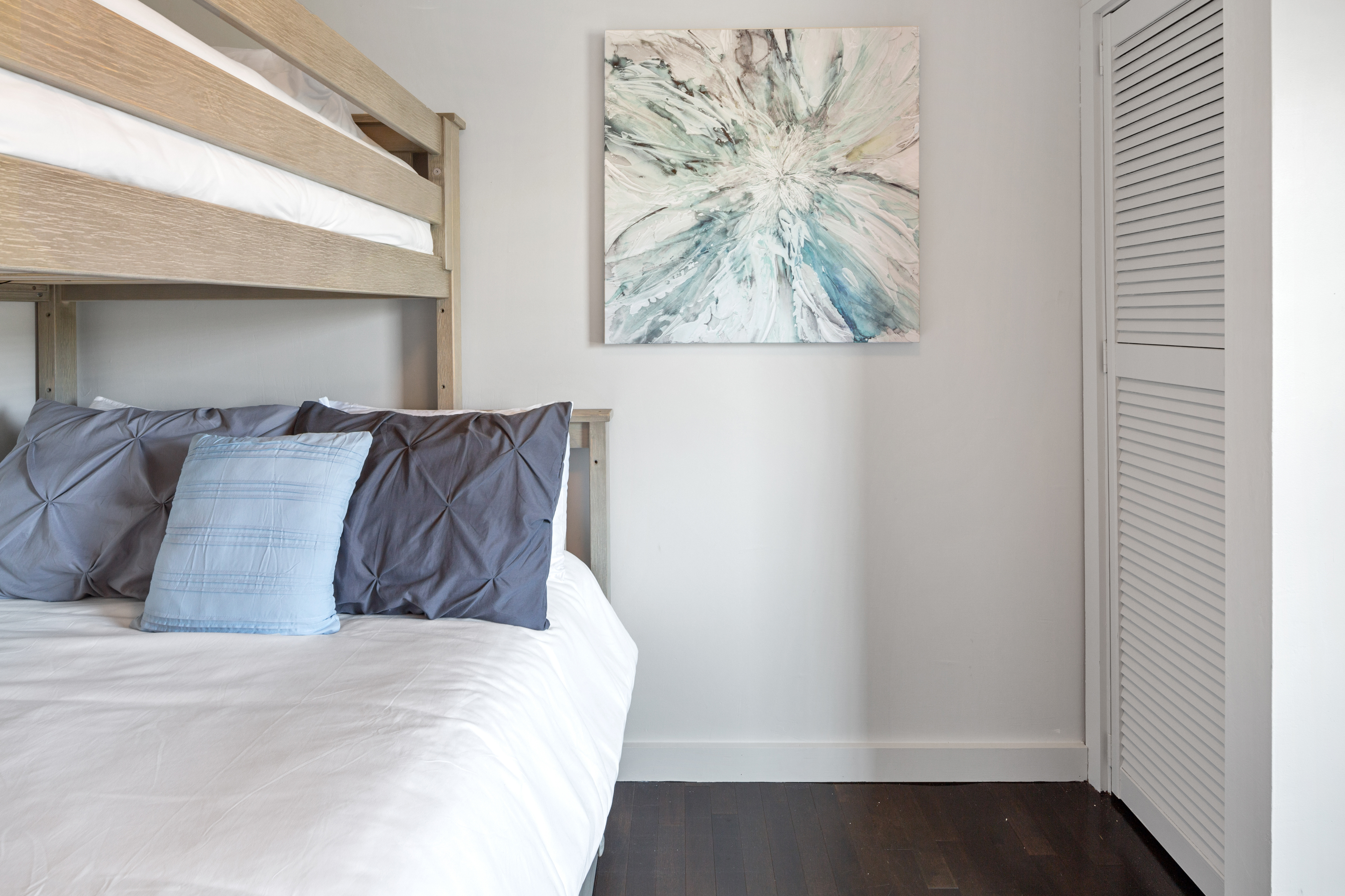 Cape Cod Beach Cottage - Unit A - Photo 21 of 34