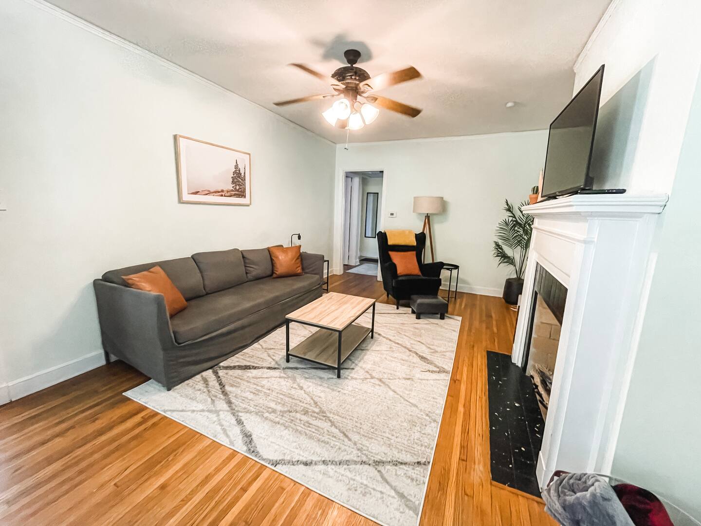 Charming Historic Home With Modern Touches - Cozy Escape Retreat - Montgomery, AL