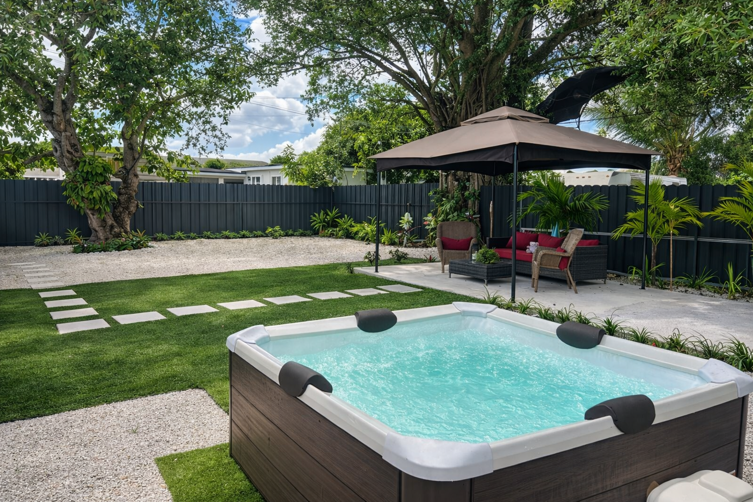 Hard Rock Home | Jacuzzi & Bbq | Game Room - Miami Gardens, FL