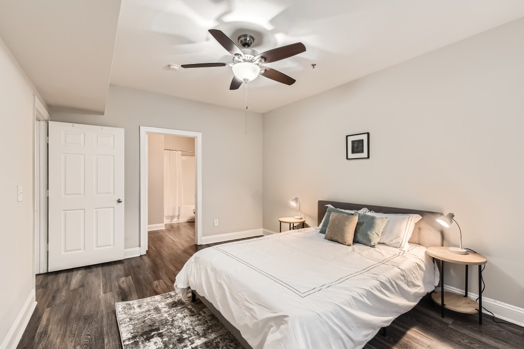 Crest at Midtown · Unit 1125 2/2