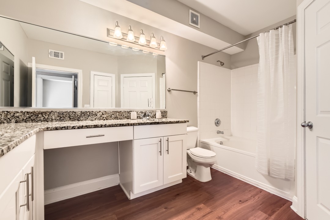 Crest at Midtown · Unit 3501 2/2
