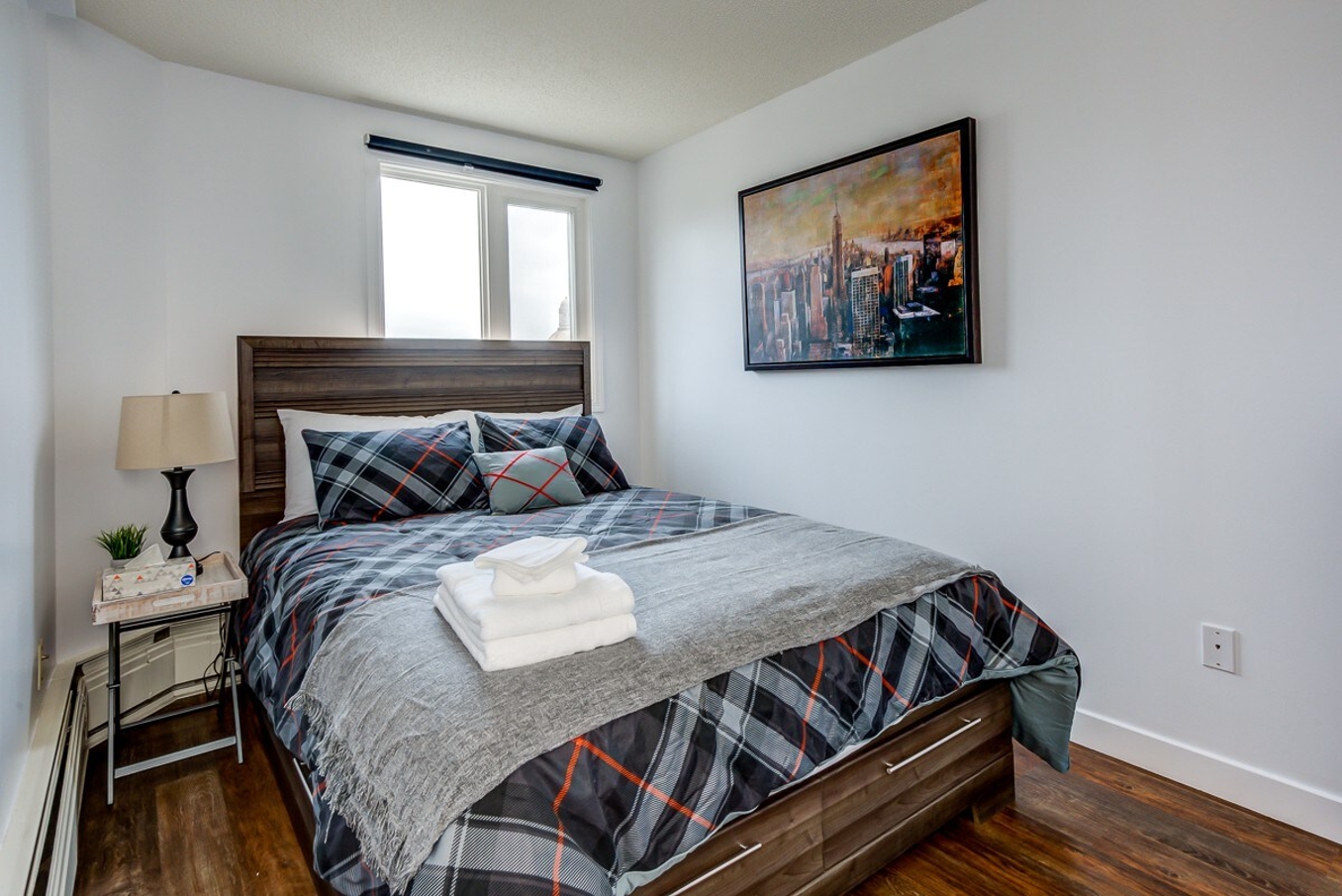 Gina - City Condo | River Views With Parking - Edmonton