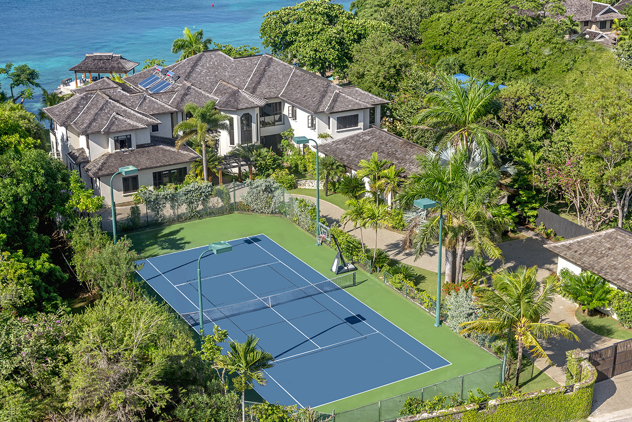 Makana 7-Beachfront, Luxury, Butler, Chef, Tennis, Gym, Sea Kayaks — Discovery Bay, St Ann — vacation rental