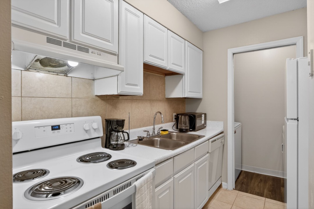 Avenue · Unit at Winter Springs 03-207 1/1