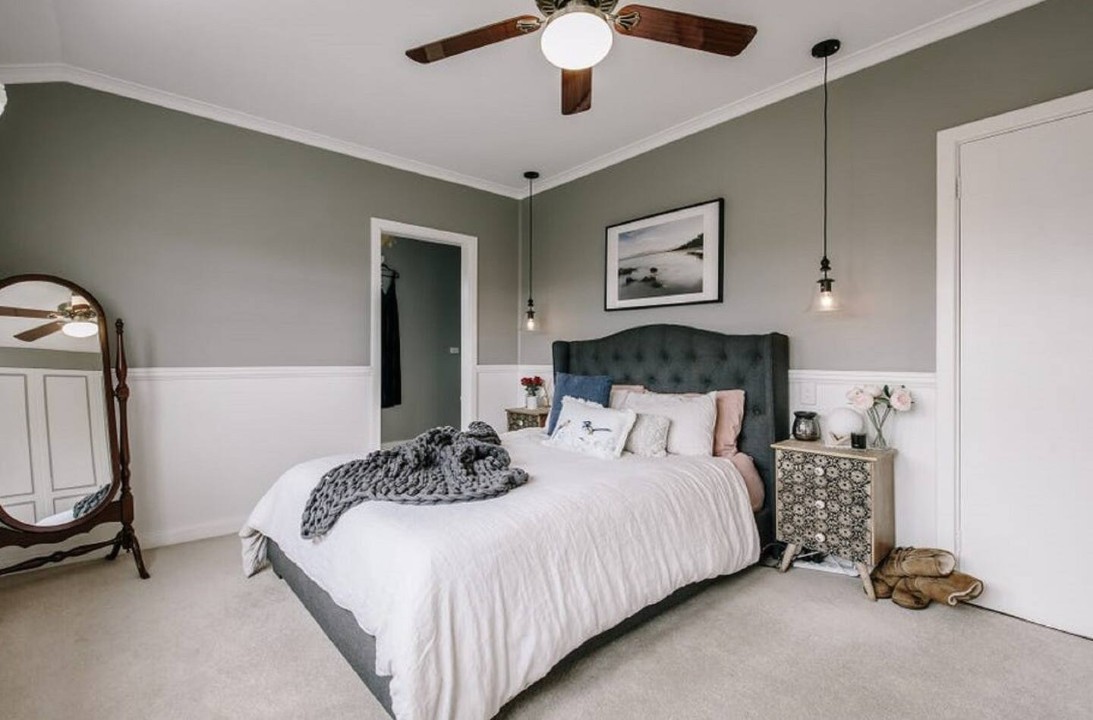 Ground floor double bedroom with easy access and a second toilet for convenience.