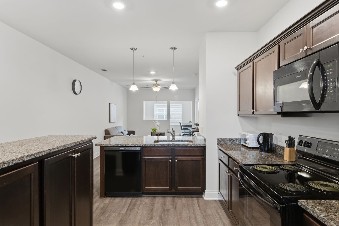 Hickory Grove · Unit 1204 2/2