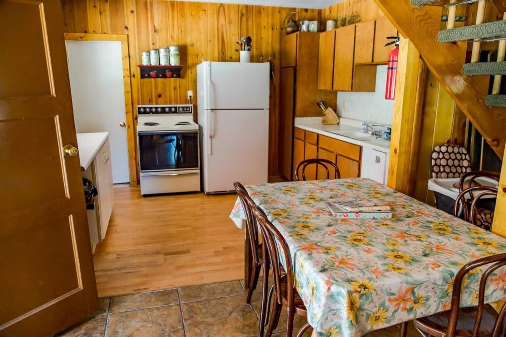 Mammoth Creek Cabin — photo 14