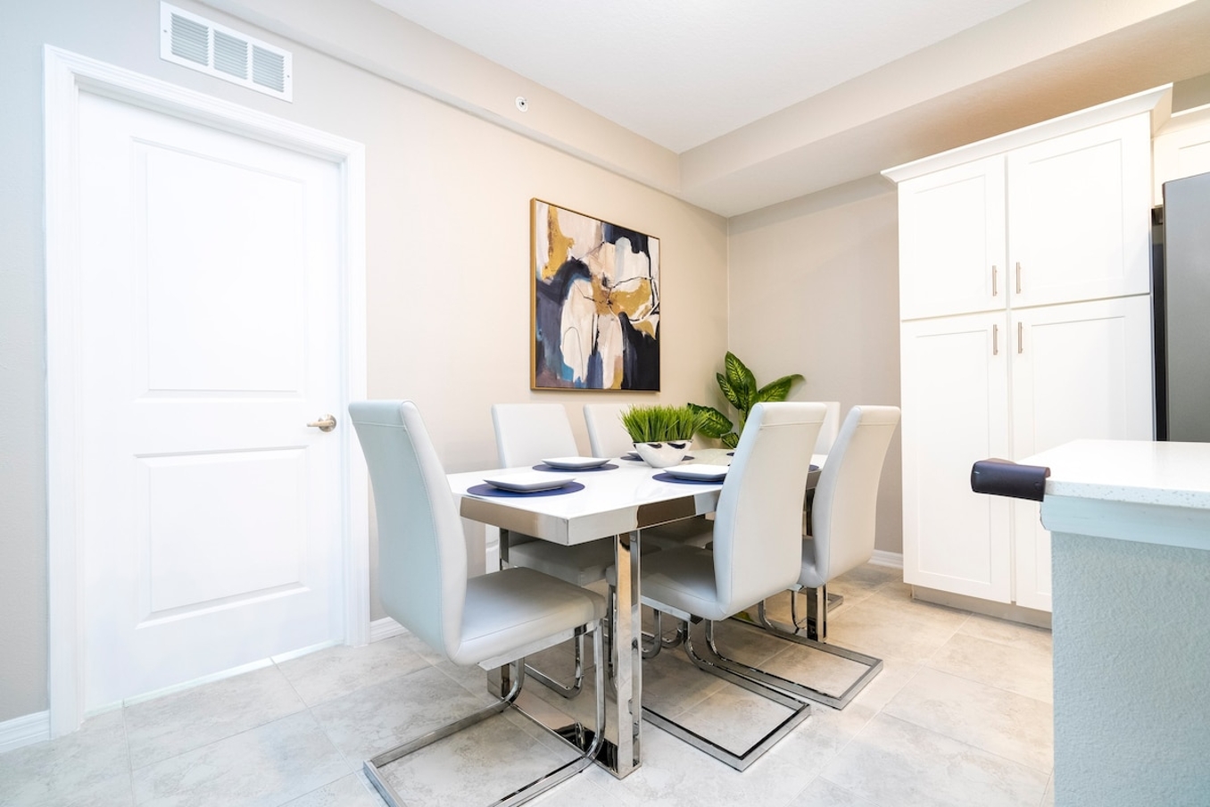 With an elegant style, our dining area is perfect for quality time with your loved ones