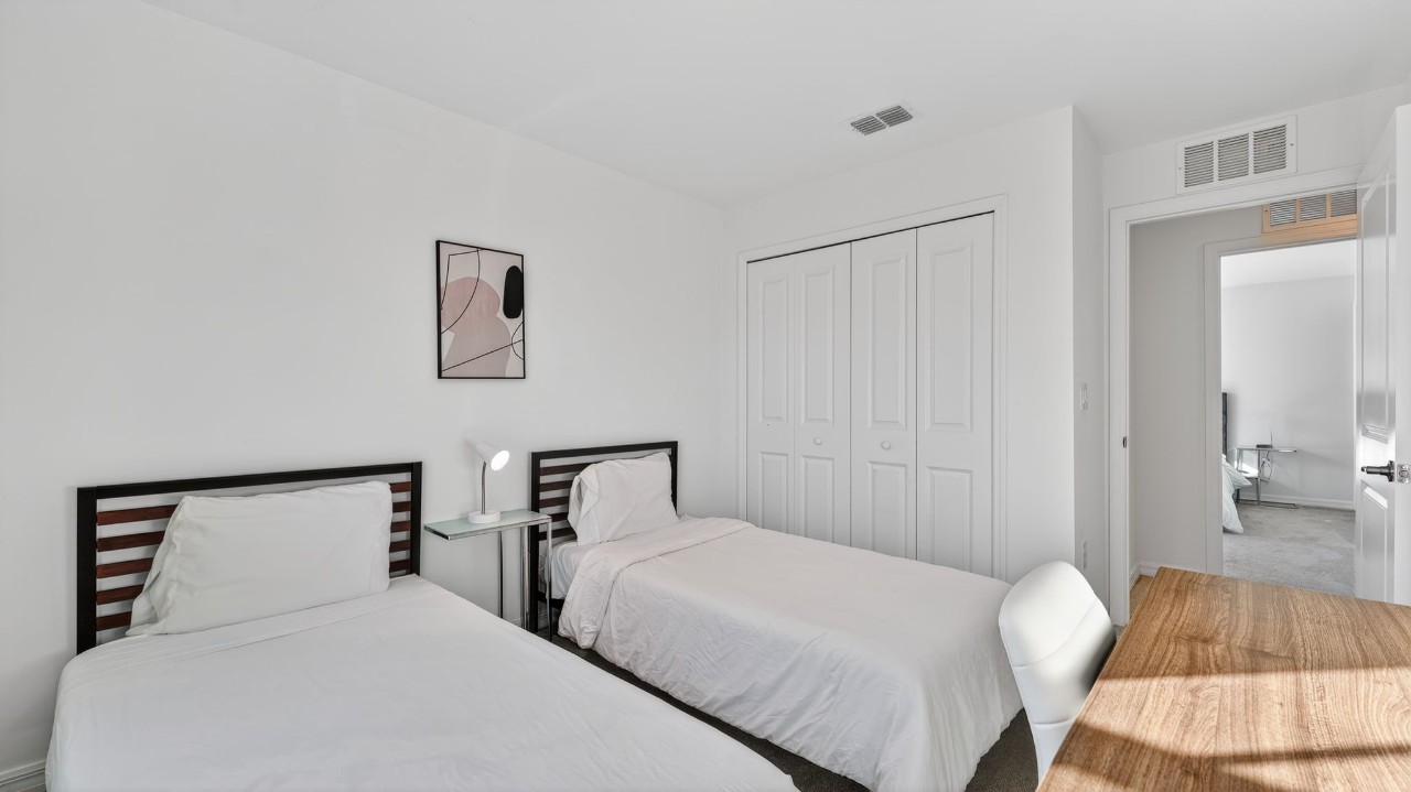 Landings at Westport · Unit 2056
