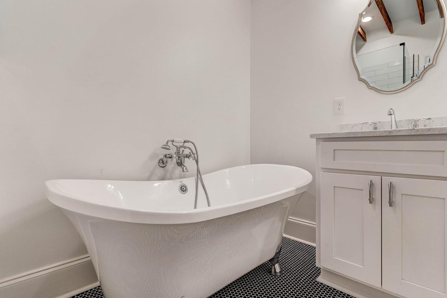 Master ensuite bathroom | Clawfoot tub in our bathroom