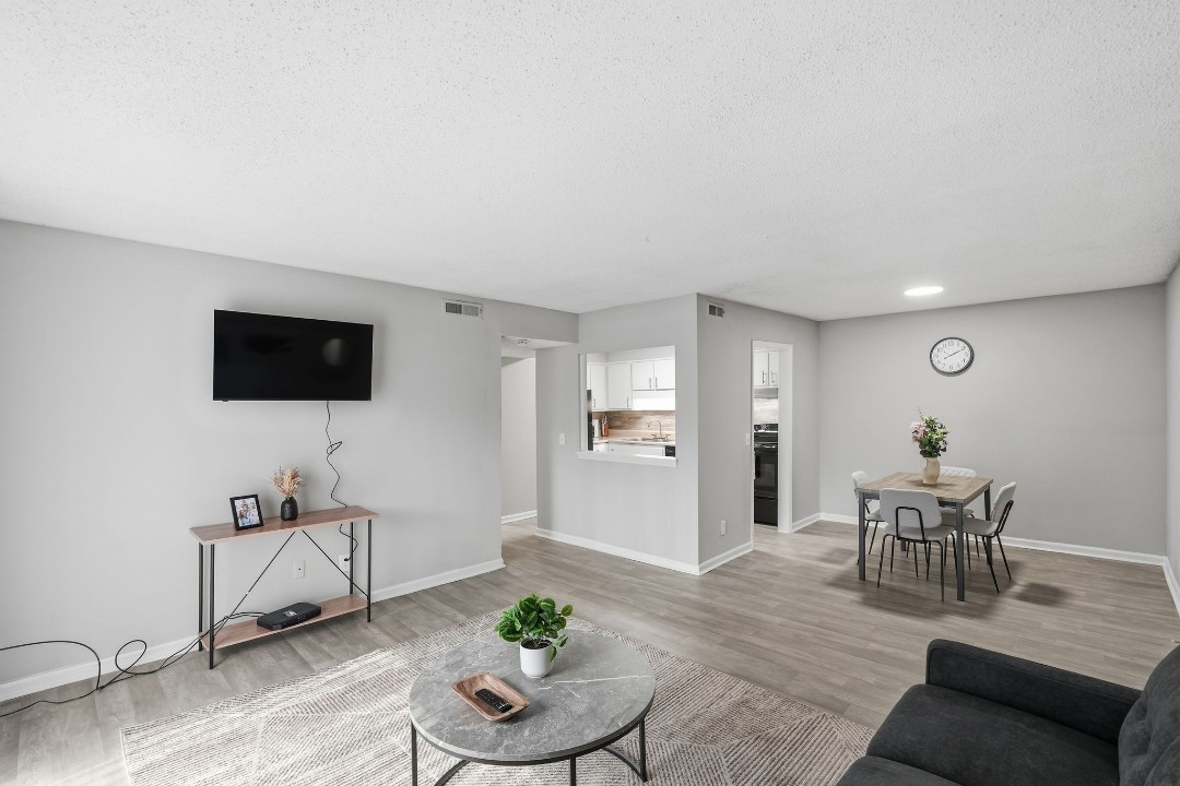 Tucker Square 2/1.5 · Unit 1318G