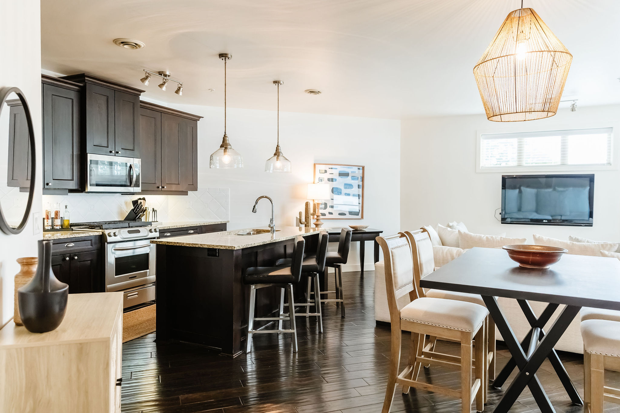 Lakeside Bliss Retreat / Barona Beach — West Kelowna, BC — vacation rental