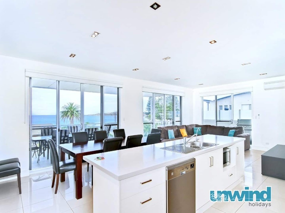 Self-catering friendly with full kitchen facilities and in-house washing machine — ideal for longer stays and family meal prep