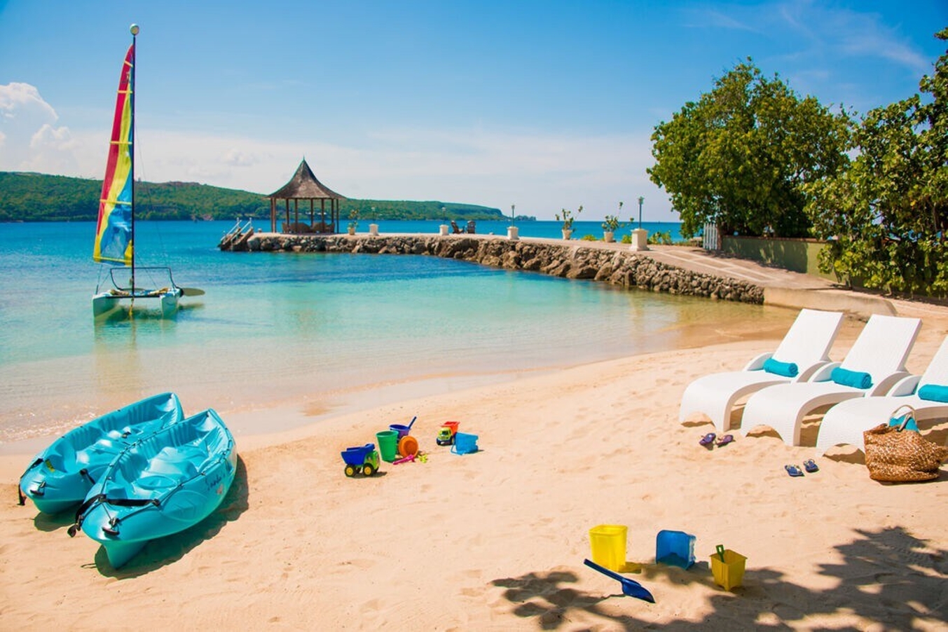 Sundown 9 -Beachfront Villa  — Discovery Bay, St Ann — vacation rental