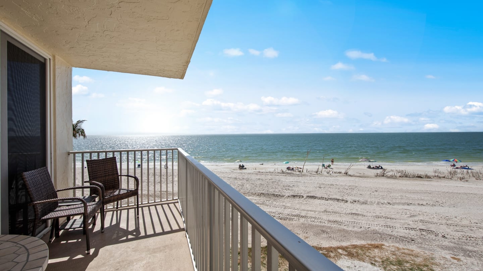206C Gulf Water Views + 2 bikes + beach gear — Fort Myers Beach, FL — vacation rental