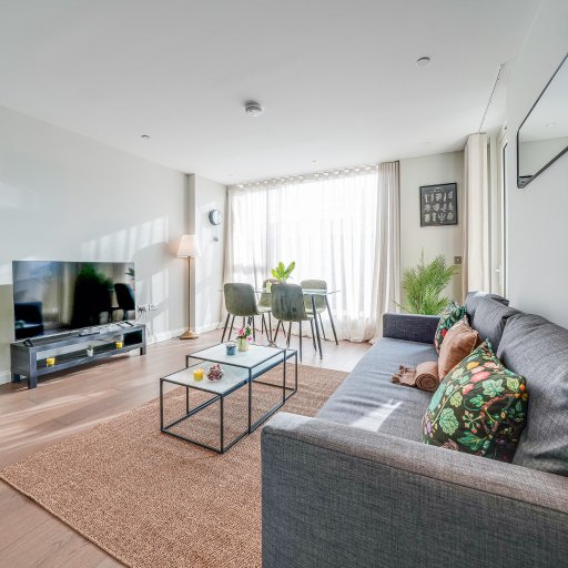 Central London Vauxhall Flat | Balcony & Ac