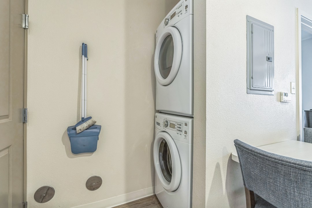 Simplicity At the Rim · Unit 1103  1103 1/1