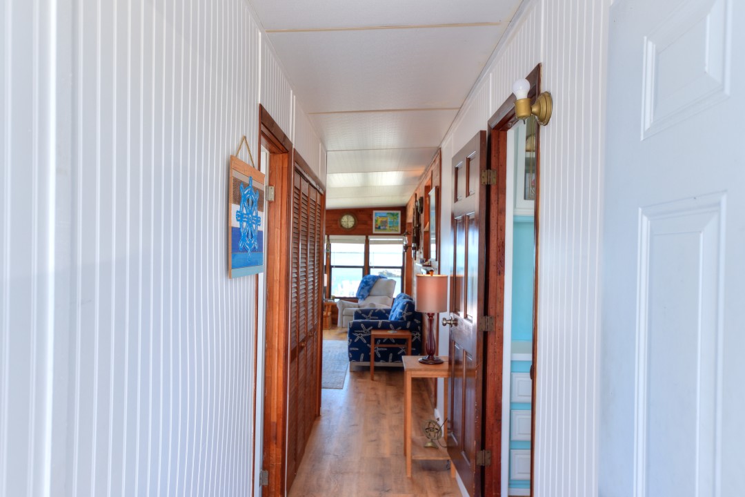 Windy Point Oceanfront in Geiger Key — Front Hall