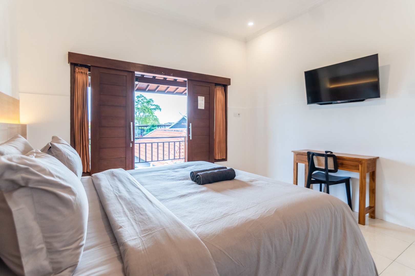 Island Boy Guesthouse – Batu Bolong (Top Floor) — photo 14