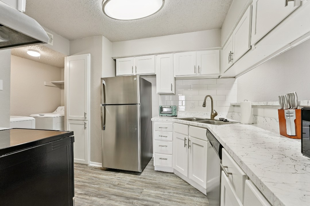 The Landry · Unit 368 2/2