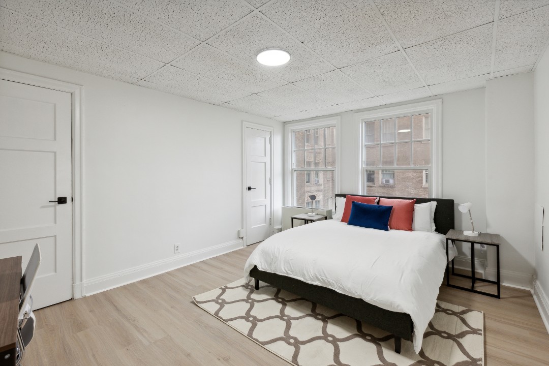 on East, 419- · Unit 111  1/1