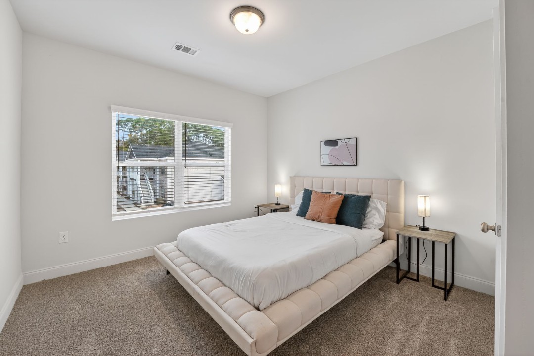 Hickory Grove · Unit 402 2/2