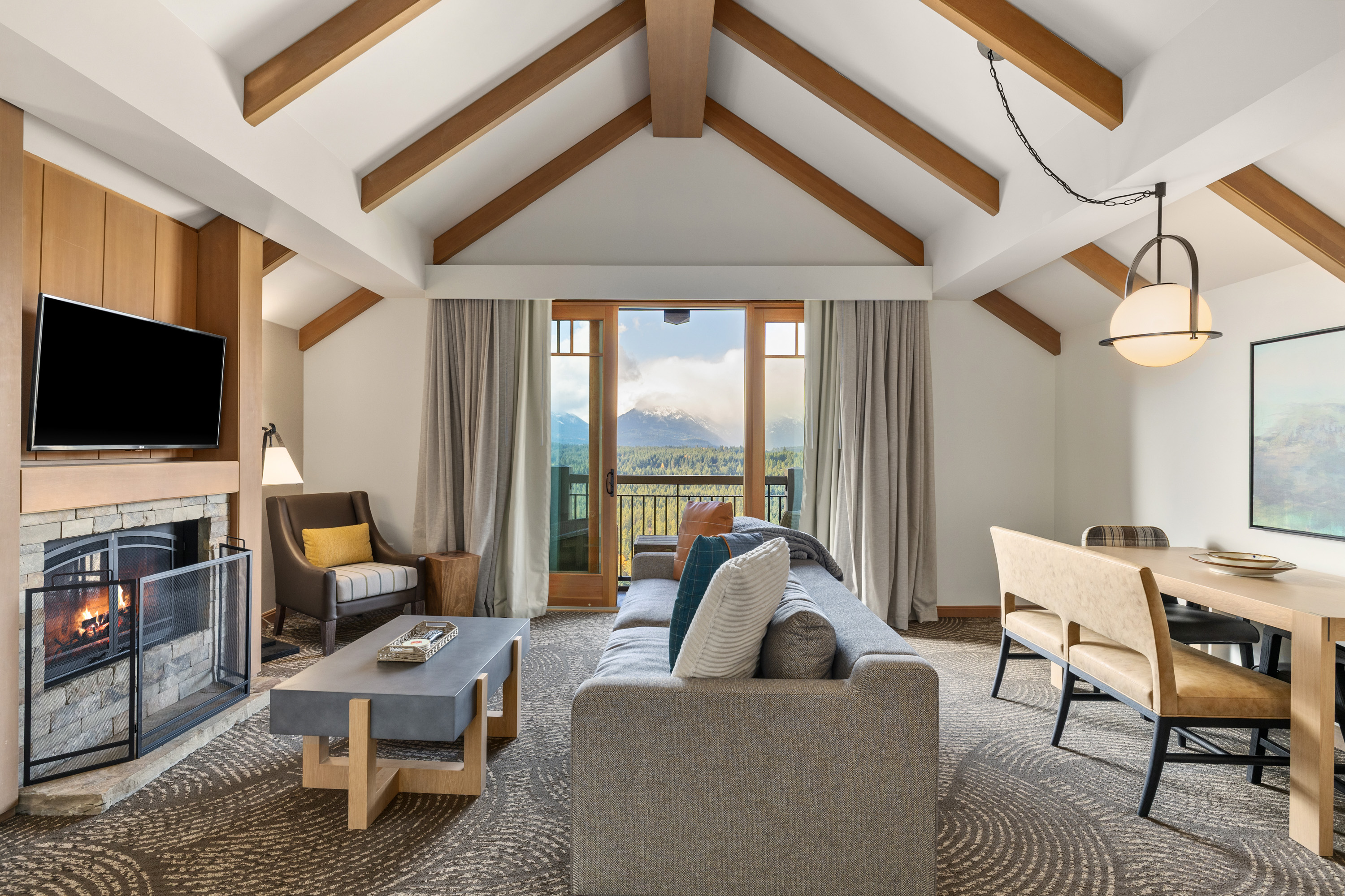 NEW! Luxury Penthouse Suite |Panoramic View — Cle Elum, WA — vacation rental