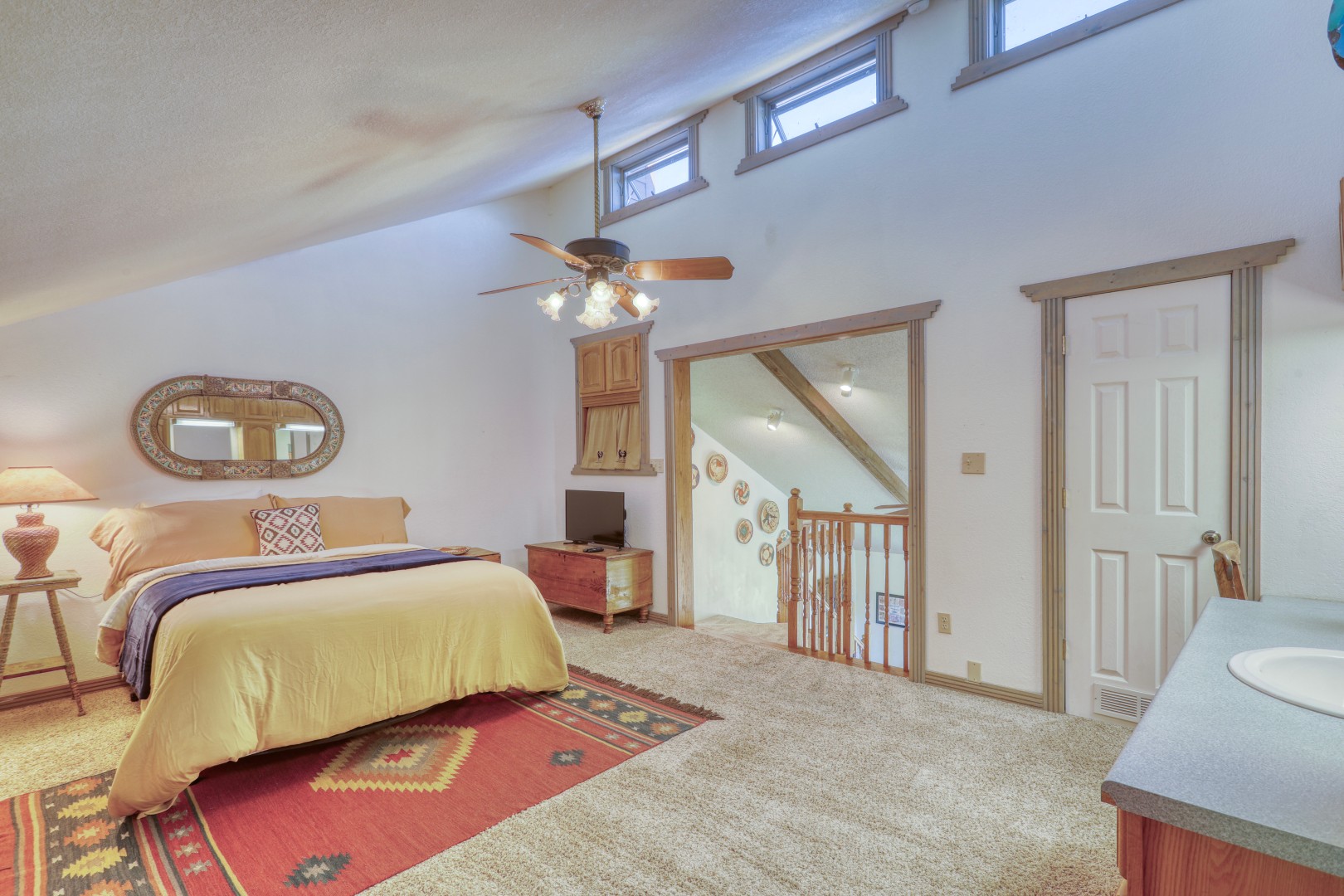 Sleeping Room with Queen Sized Bed 