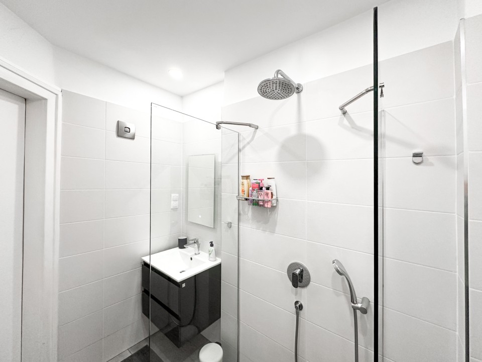 Property thumbnail 9