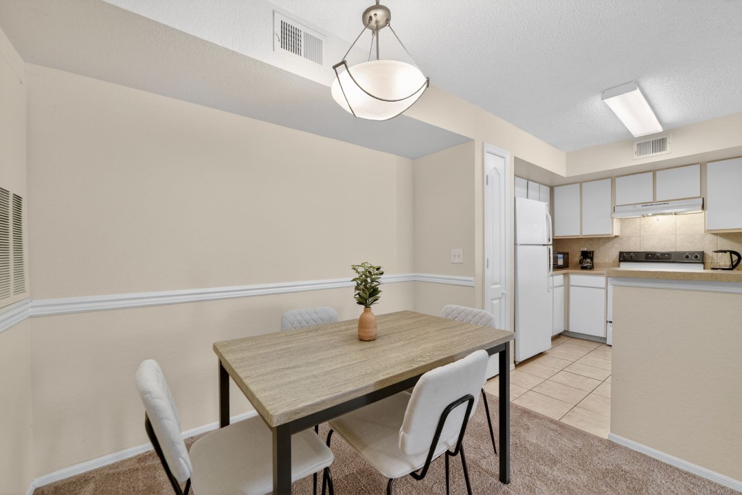 Avenue · Unit at Winter Springs 30-203 2/2