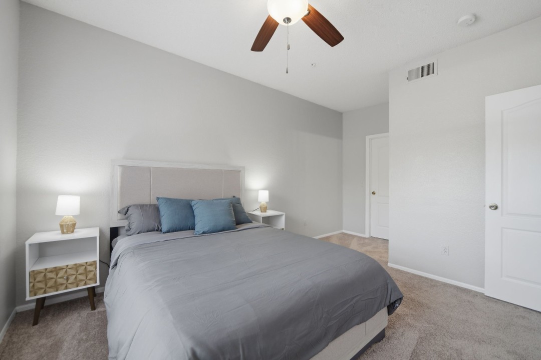 Avenue · Unit at Winter Springs 27-307 2/2