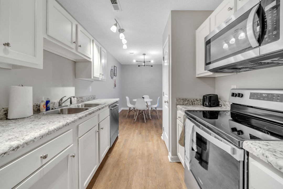 Stonecrest 717, · Unit 2/2