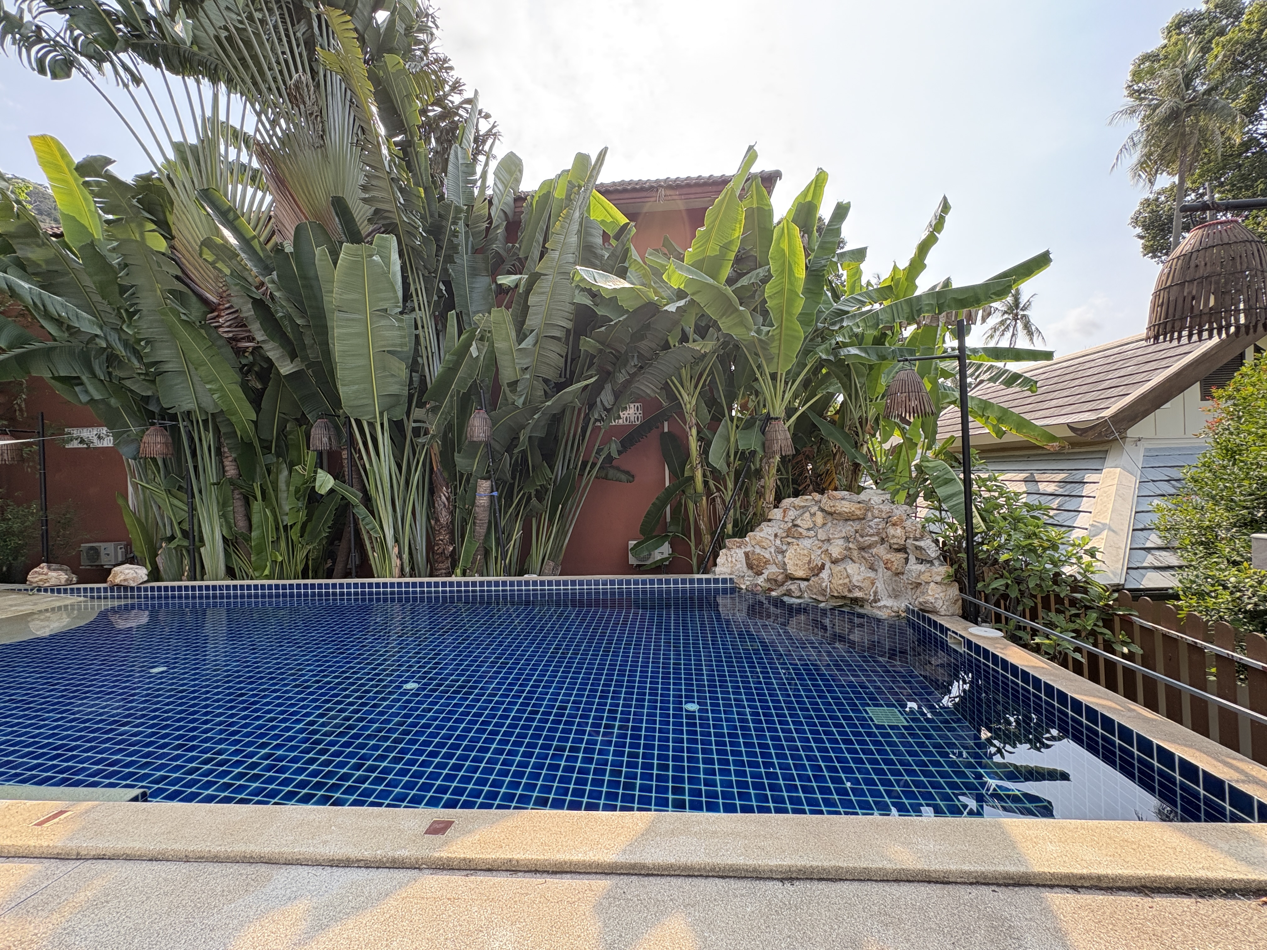 Villa Ravenala - tropical haven with pool in Maret, Surat Thani