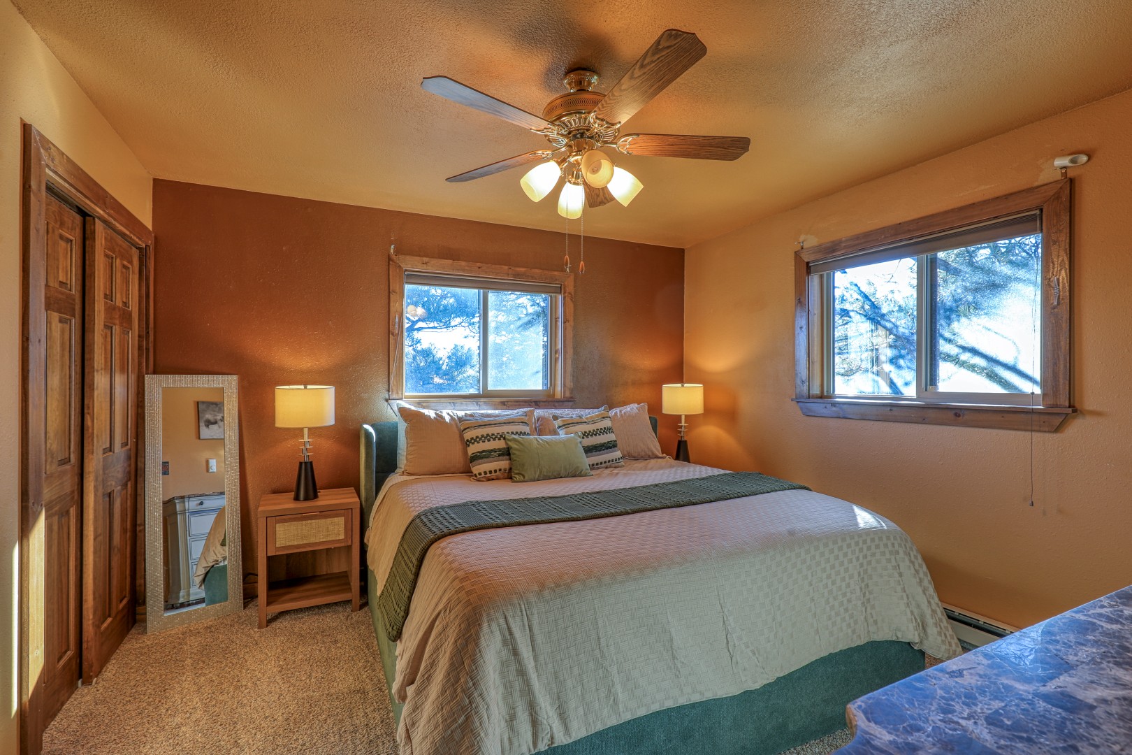 Hot Tub & Pet Friendly Forest Hideaway