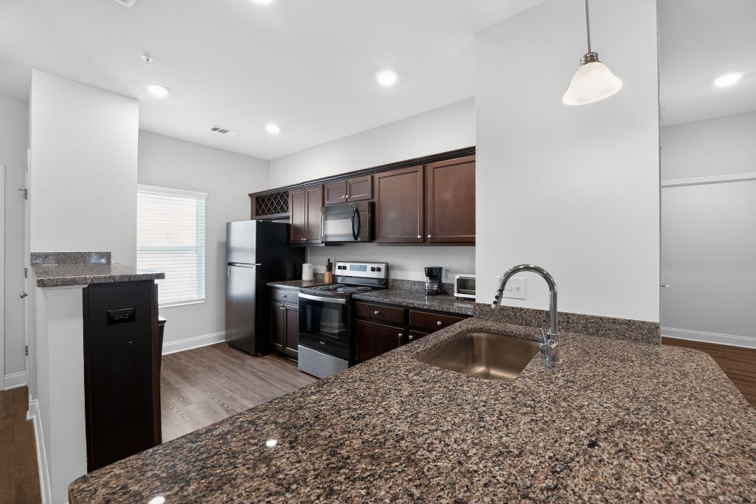 Hickory Grove · Unit 1105 2/2