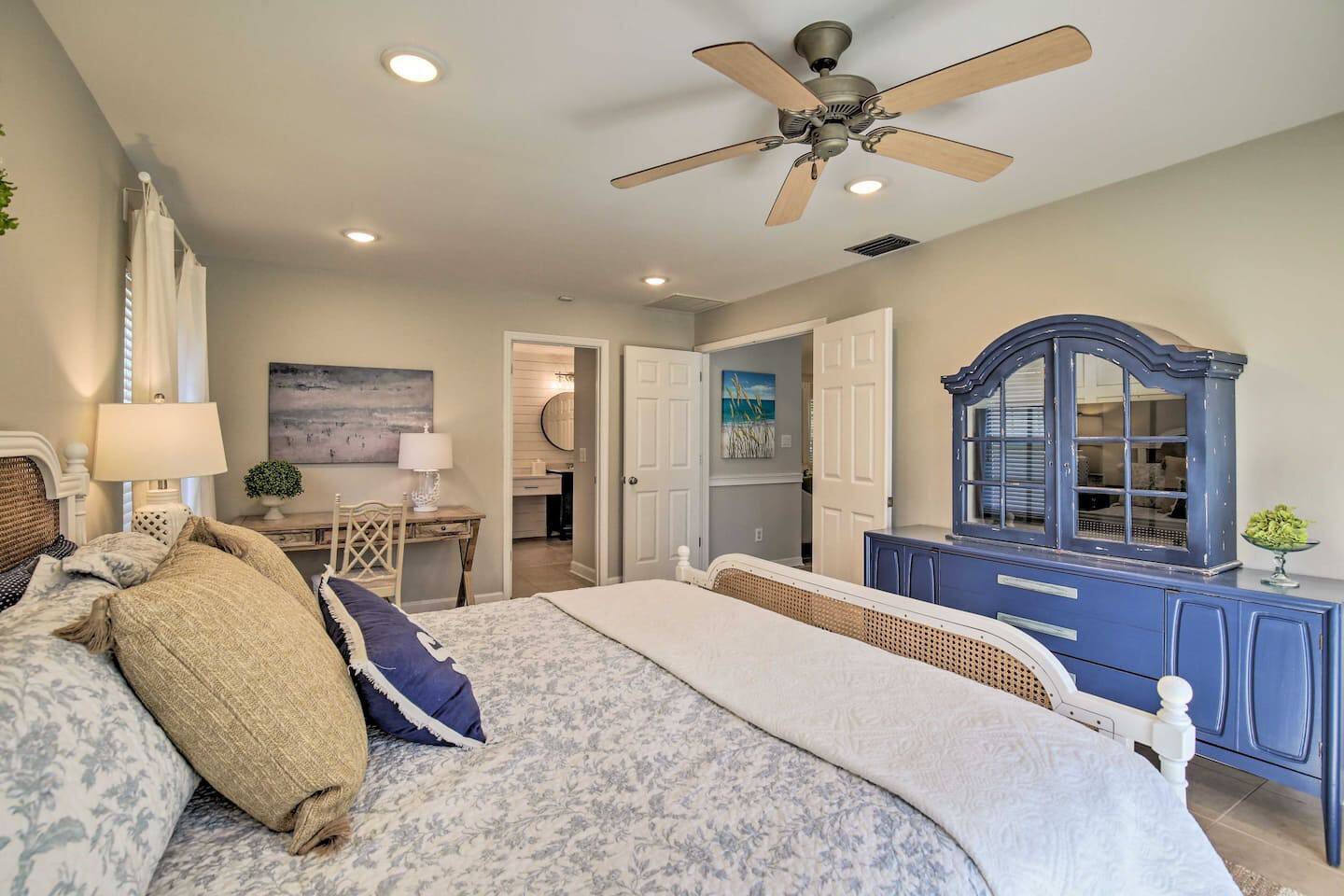 Pelican's Pointe · Spacious 4BR Family Home w/Pool photo 2