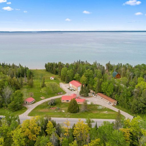 A quiet lakefront community with thoughtfully spaced cottages.